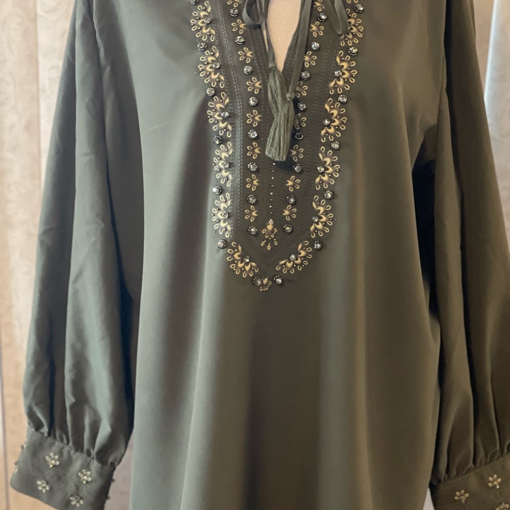 Chicos Beautifully Beaded Tunic.  Olive Green. Chicos Size 3
